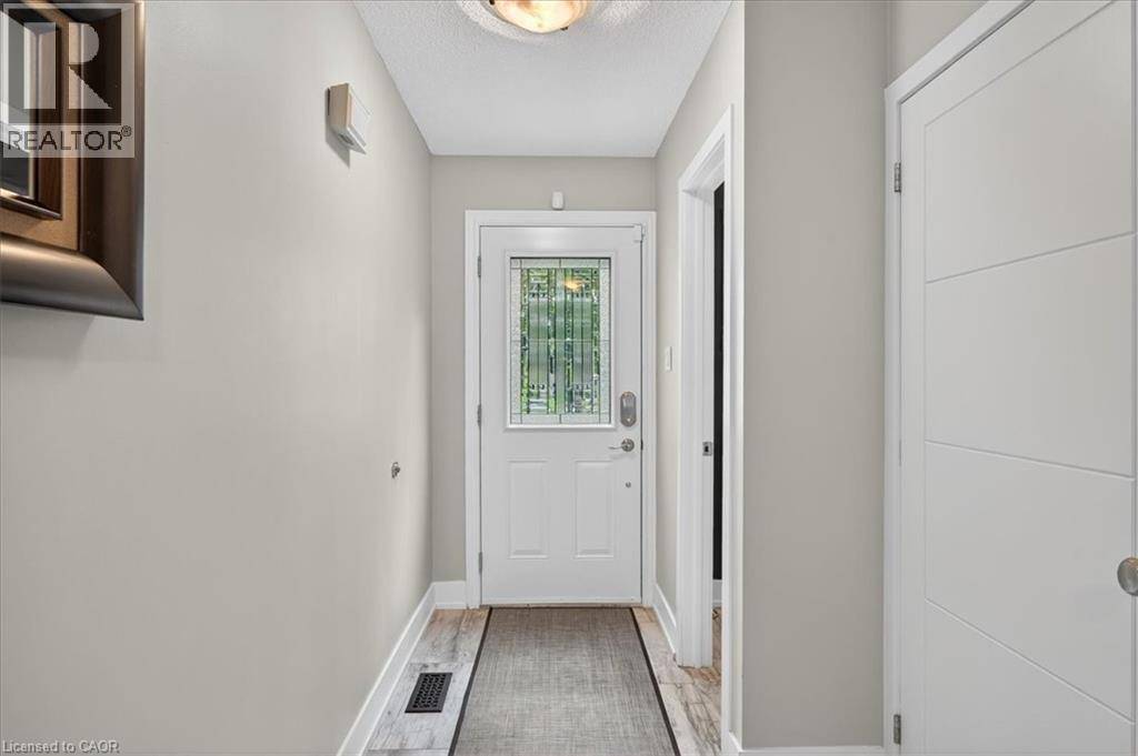 Burlington, ON L7L5E3,4198 LONGMOOR DR #2