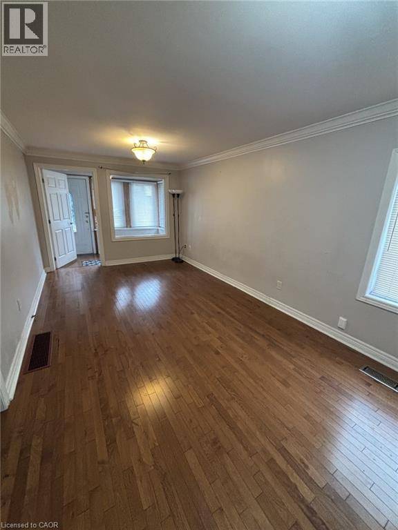 Hamilton, ON L8H5S9,205 IVON AVE #Main Floor