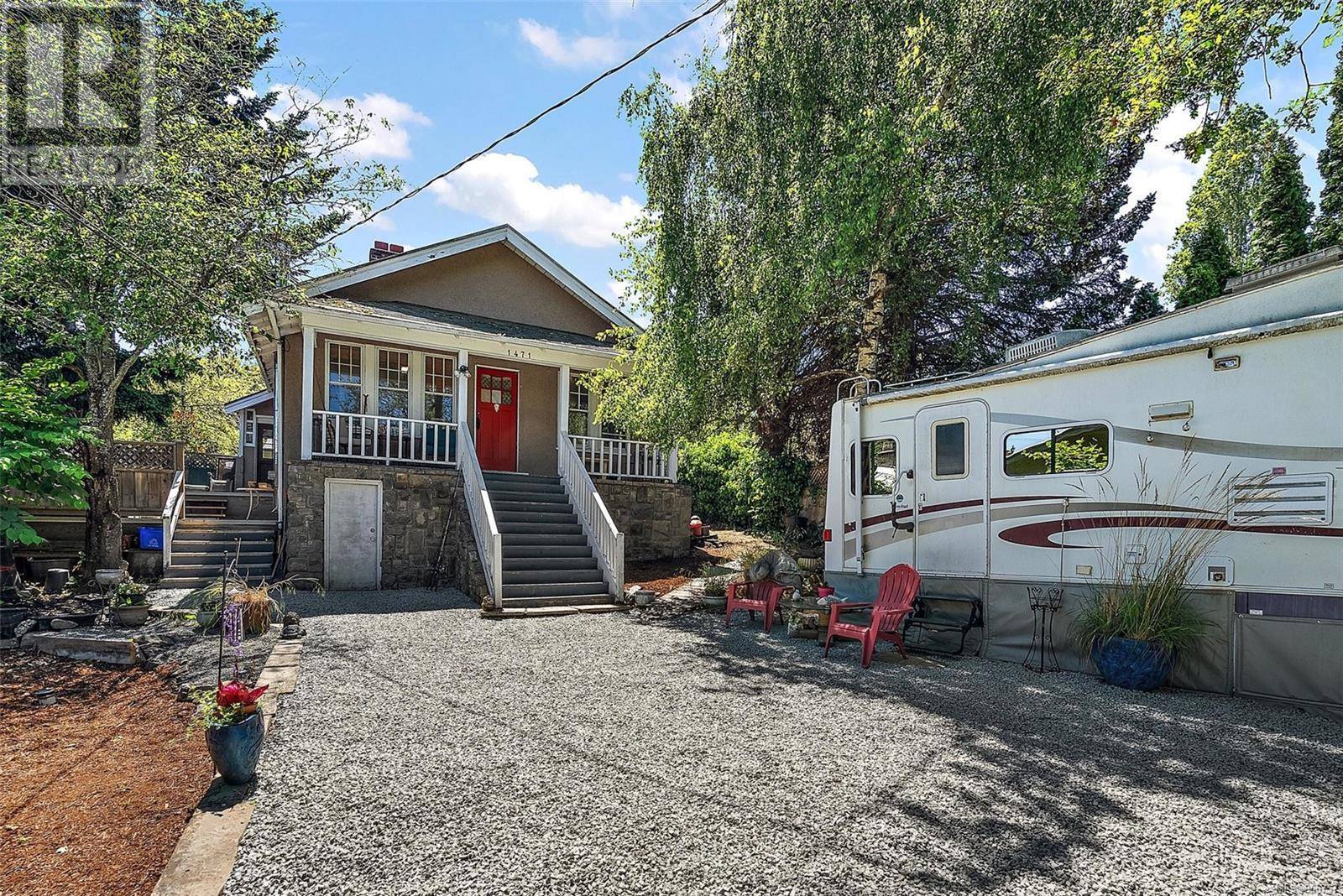 Victoria, BC V8T2V8,1471 Finlayson Pl