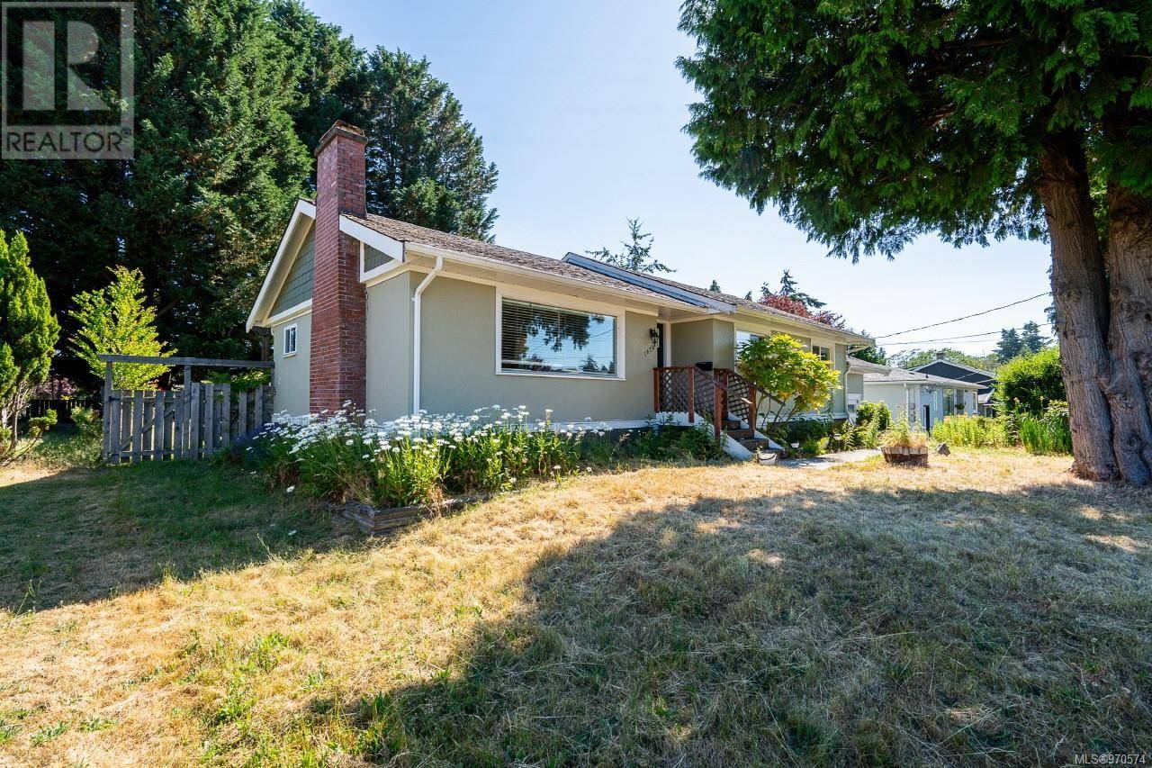 Saanich, BC V8P1X1,1679 Cedar Ave