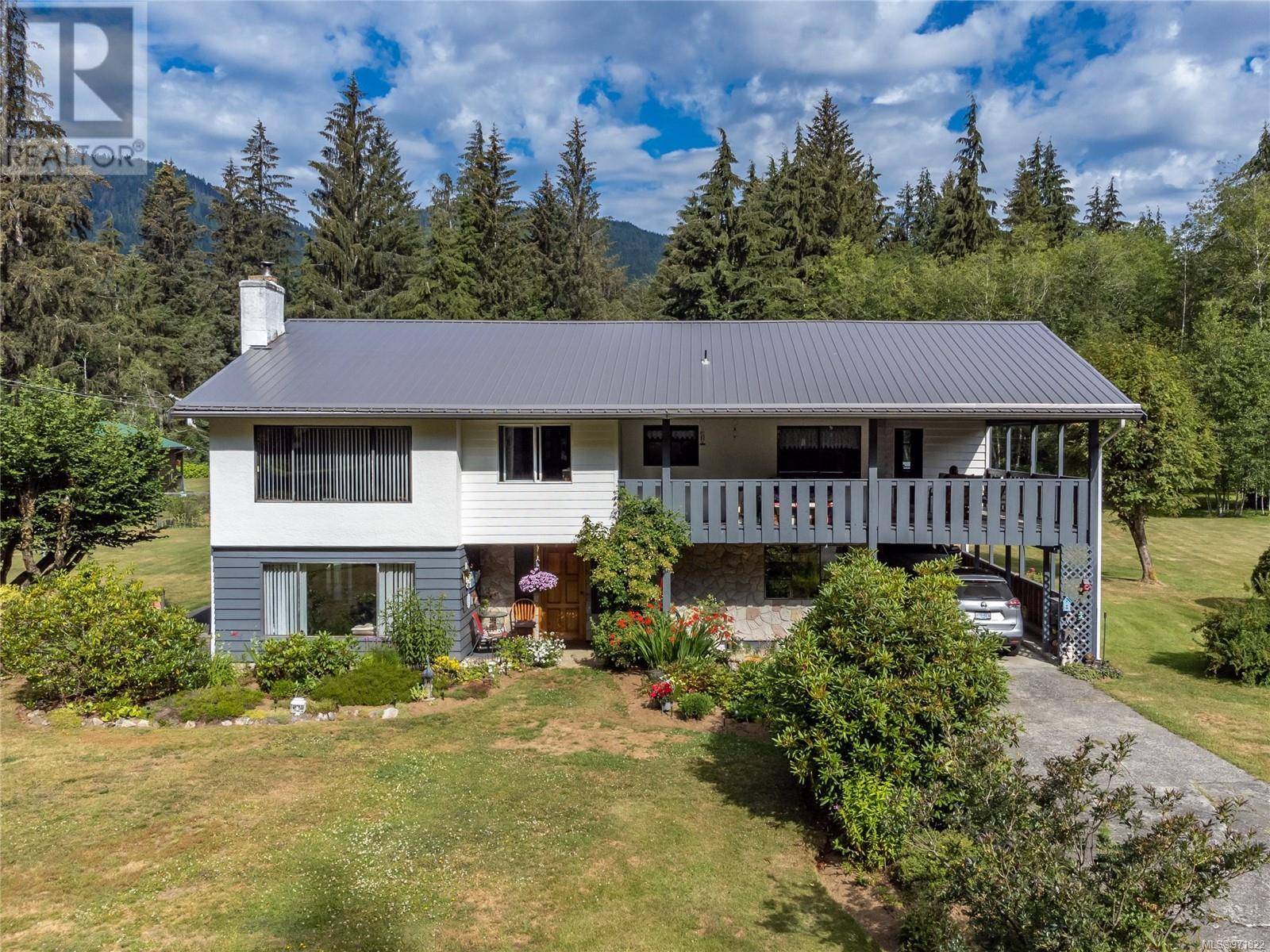 Sayward, BC V0P1R0,1301 Sayward Rd