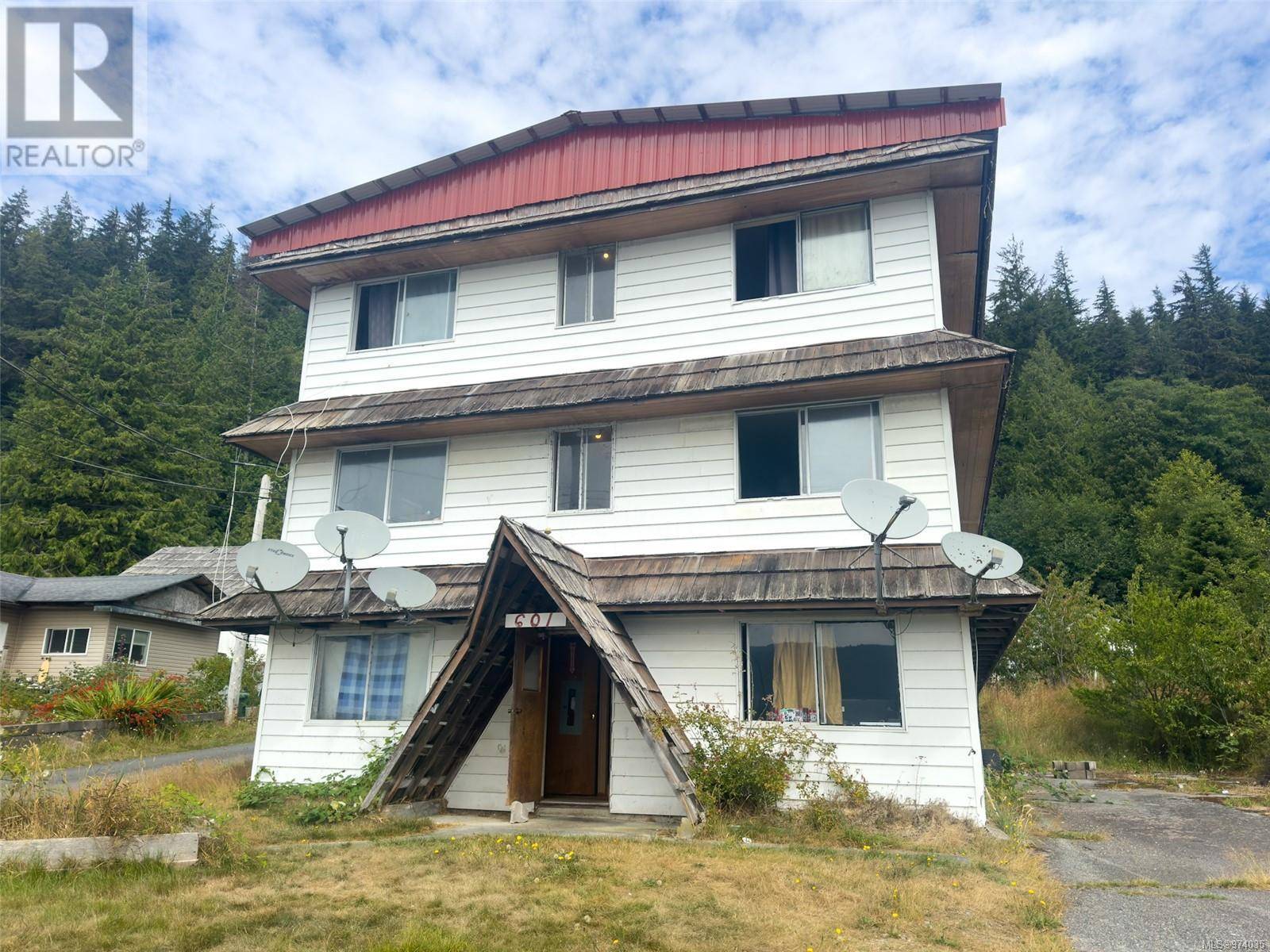 Alert Bay, BC V0N1A0,601 Fir St