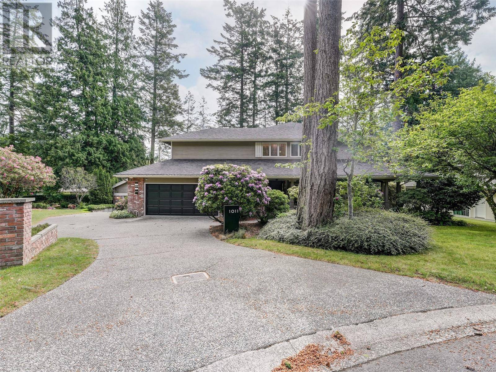 Saanich, BC V8Y2R2,1011 Kentwood Pl