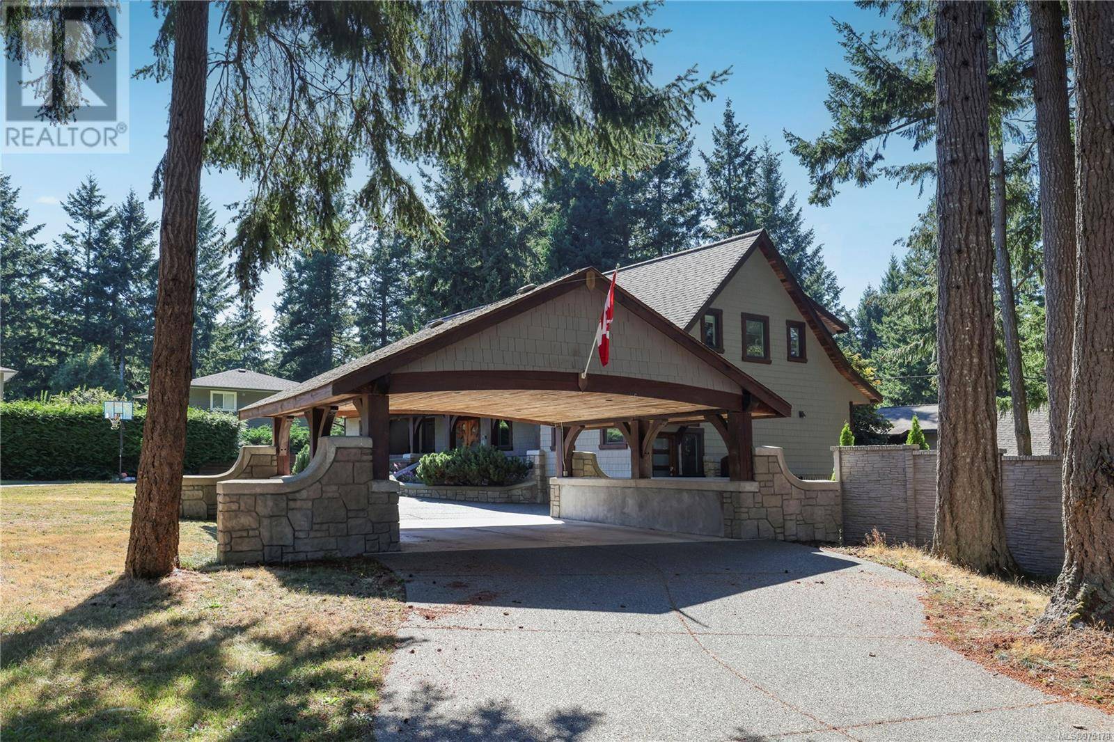 Comox, BC V9M3W5,205 Mulholland Dr