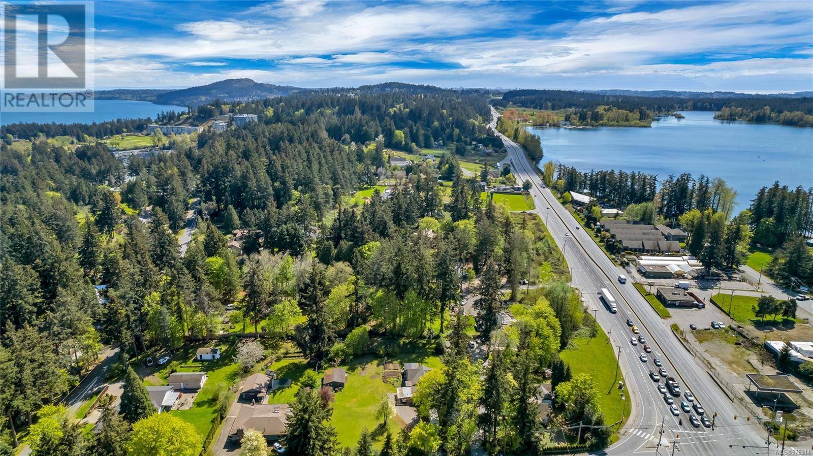 Saanich, BC V8Y1R3,753 Sayward Rd