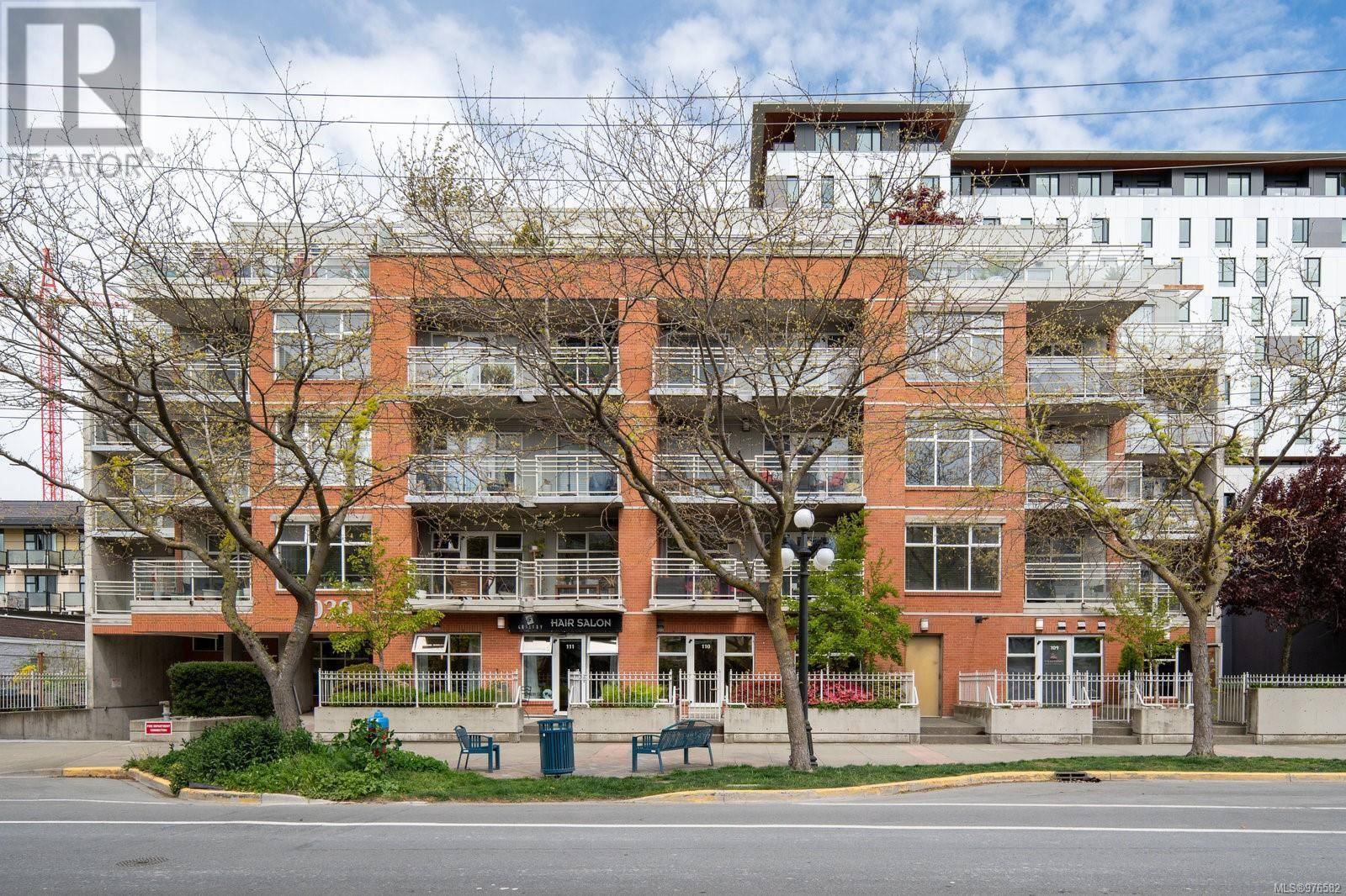 Victoria, BC V8V5A7,1030 Yates ST #302