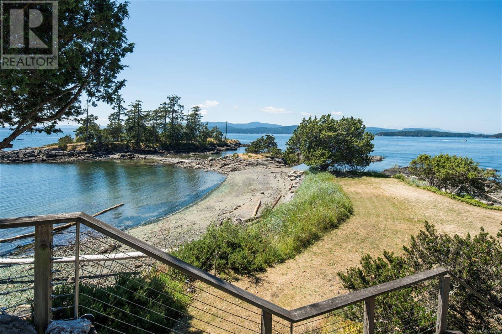 Pender Island, BC V0N2M1,1309 Mackinnon Rd