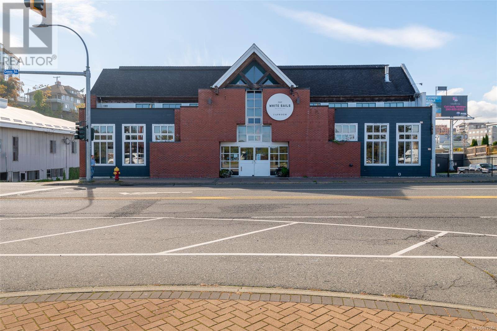 Nanaimo, BC V9R3H9,125 Comox Rd