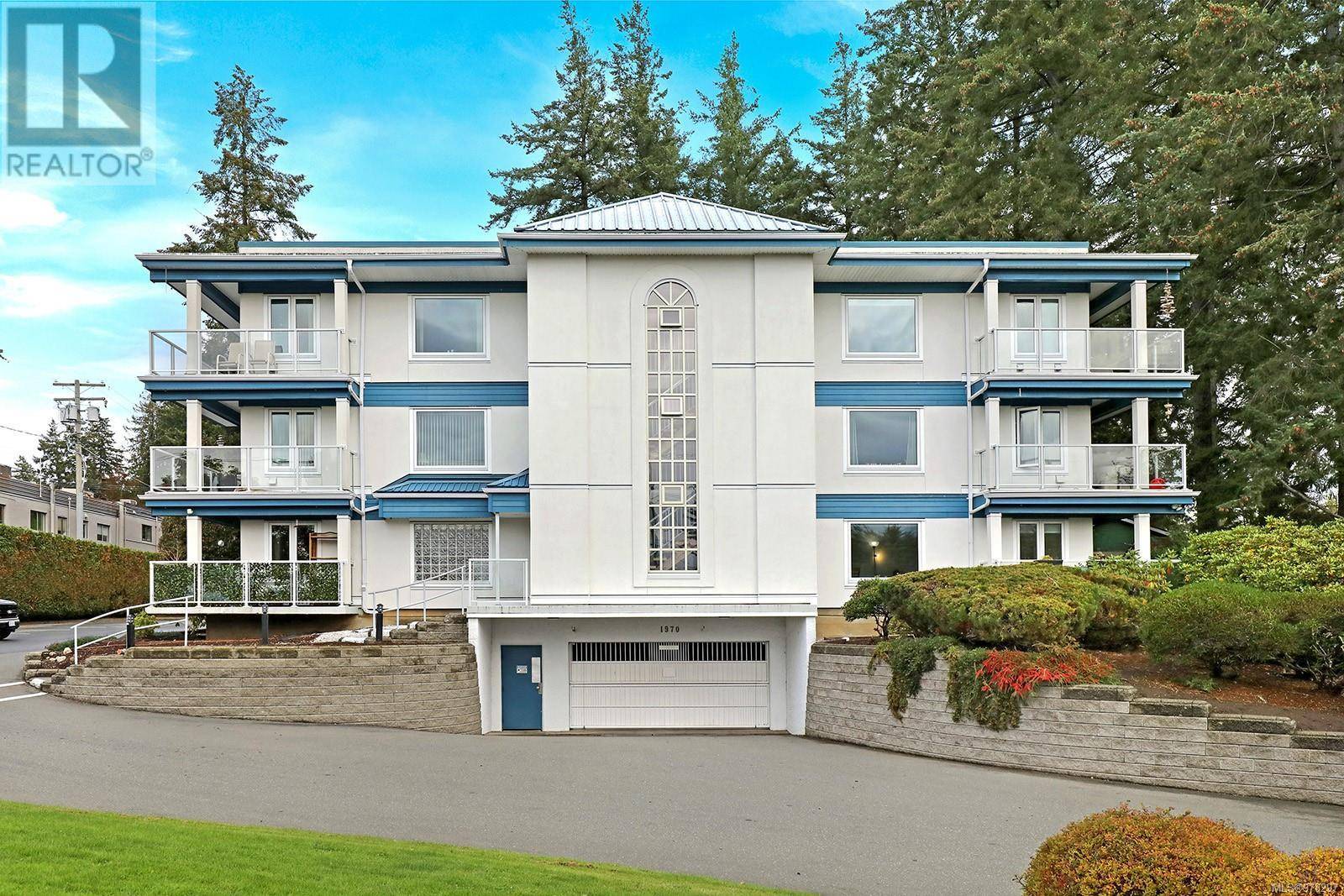 Comox, BC V9M3M7,1970 Comox AVE #206