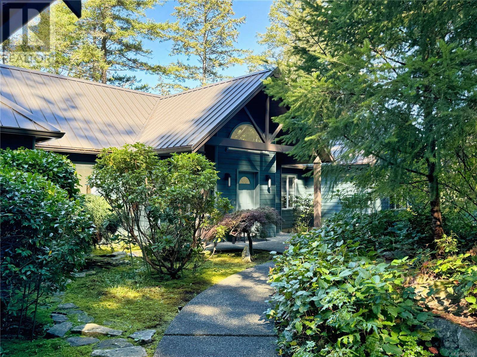 North Saanich, BC V8L5K5,490 Hasquiat Pl