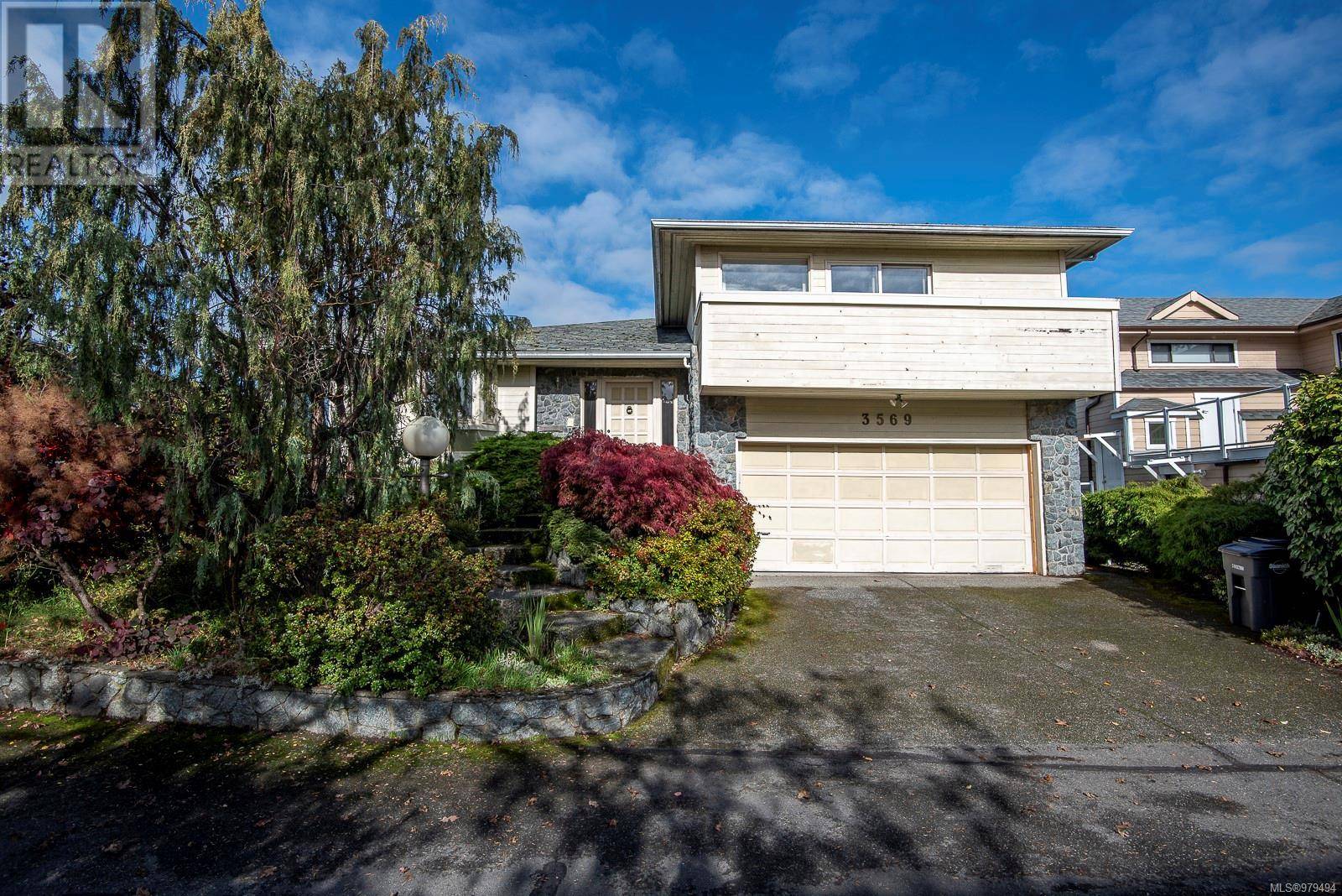 Saanich, BC V8P5M7,3569 McInnis Rise