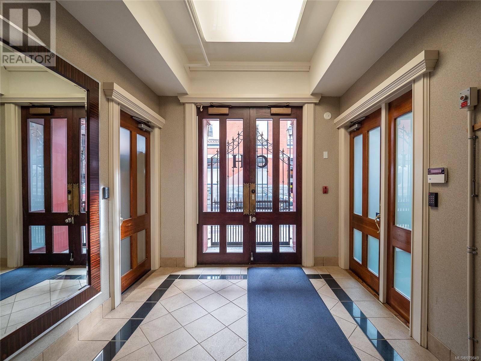 Victoria, BC V8W1E7,517 Fort ST #300