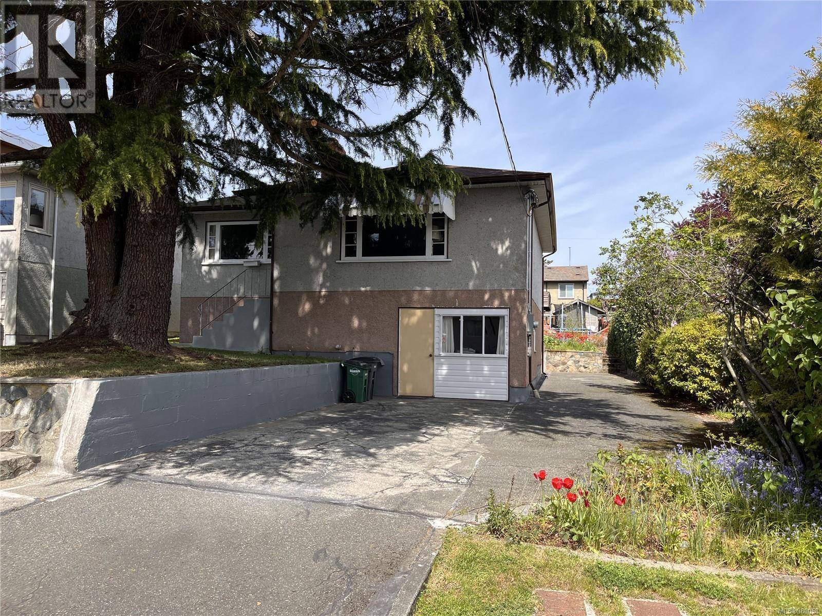 Saanich, BC V8Z1K3,266 Sims Ave