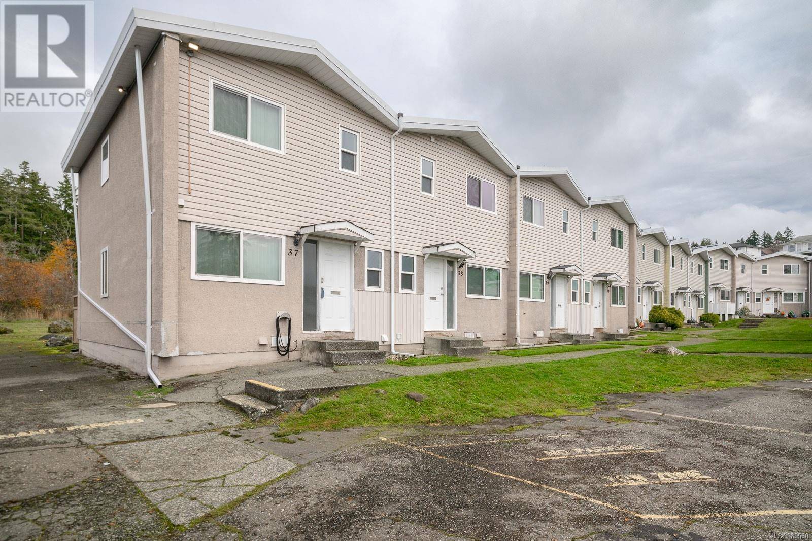 Port Alberni, BC V9Y5J1,4110 KENDALL ST #37