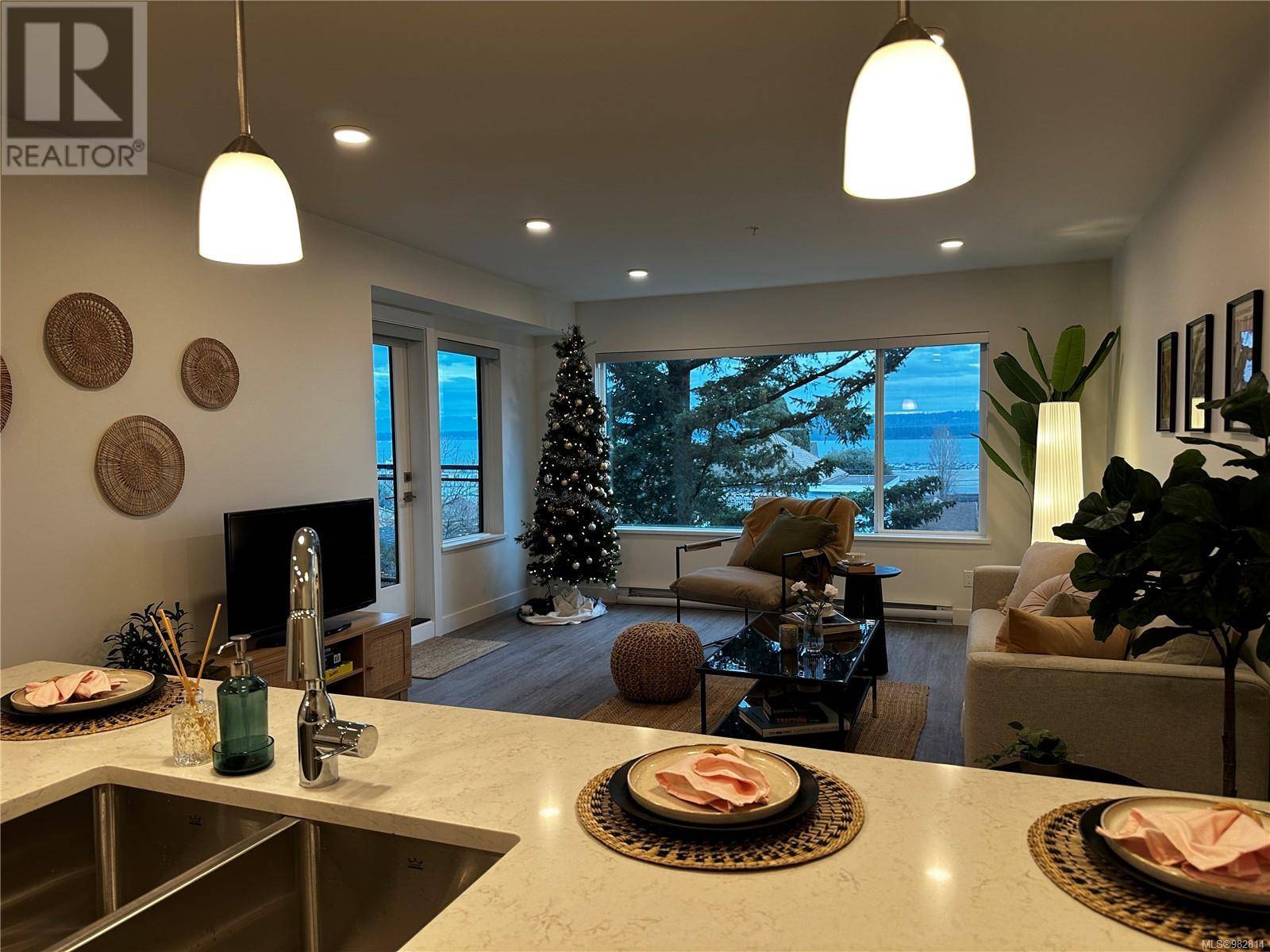 Nanaimo, BC V9R4V9,135 Haliburton ST #206