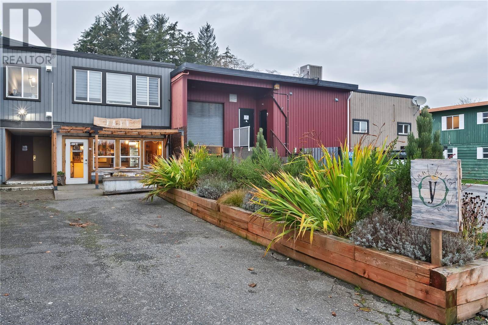 Ucluelet, BC V0R3A0,250 Main ST #10