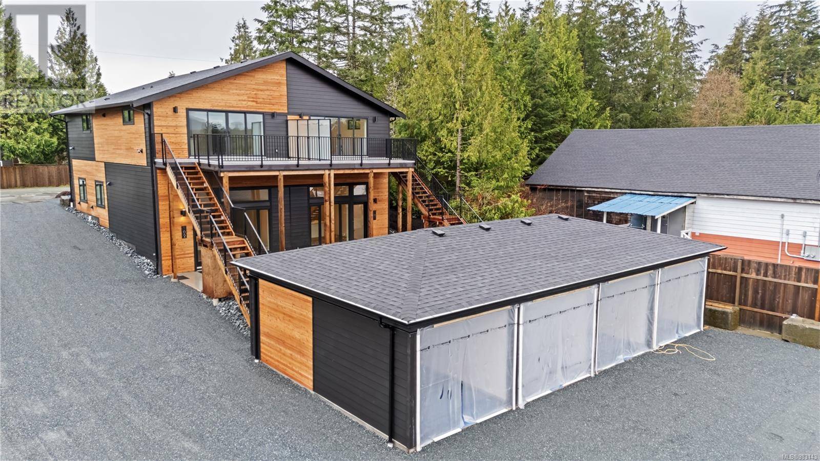 Ucluelet, BC V0R3A0,1683 Larch RD #101