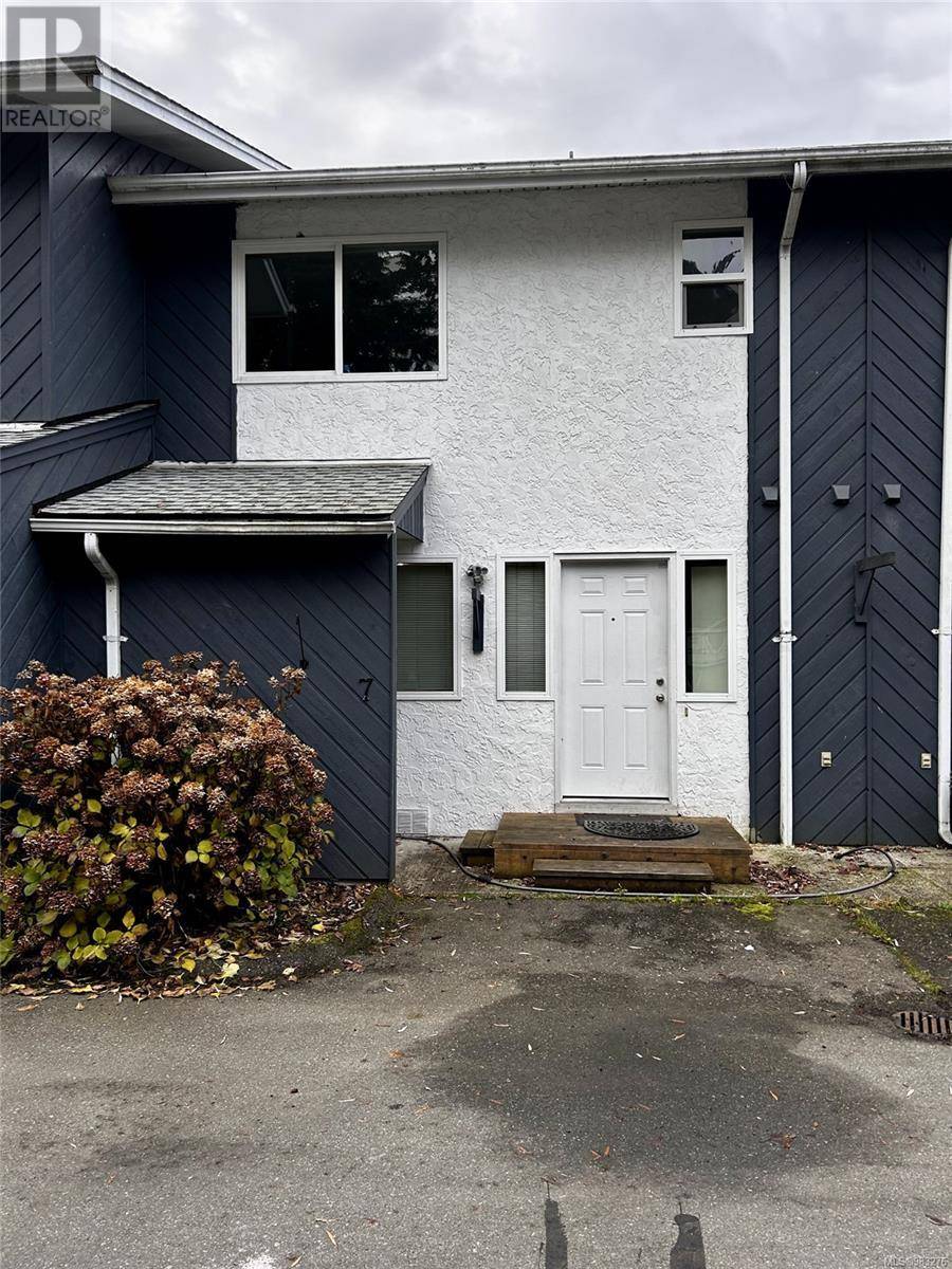 Nanaimo, BC V9R3K3,230 Wakesiah AVE #7