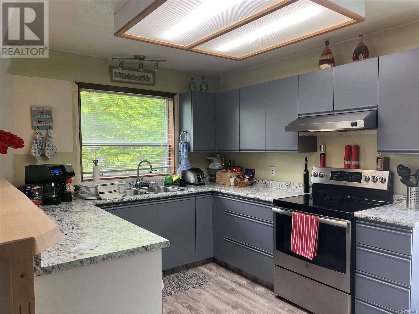 Gold River, BC V0P1G0,514 Cedar Cres