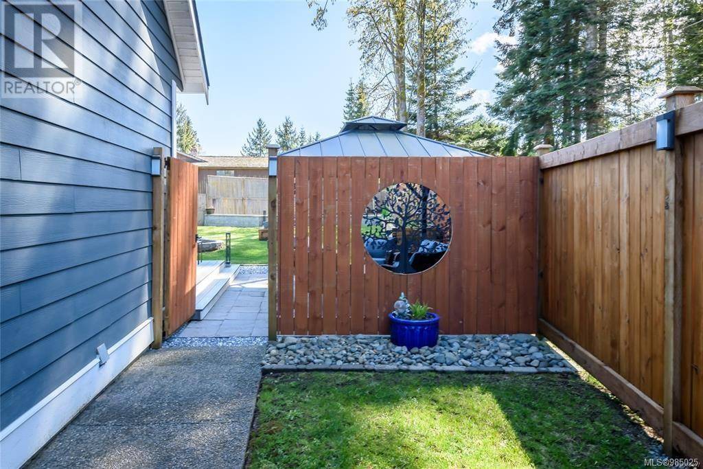 Courtenay, BC V9N9S9,269 Spindrift Rd