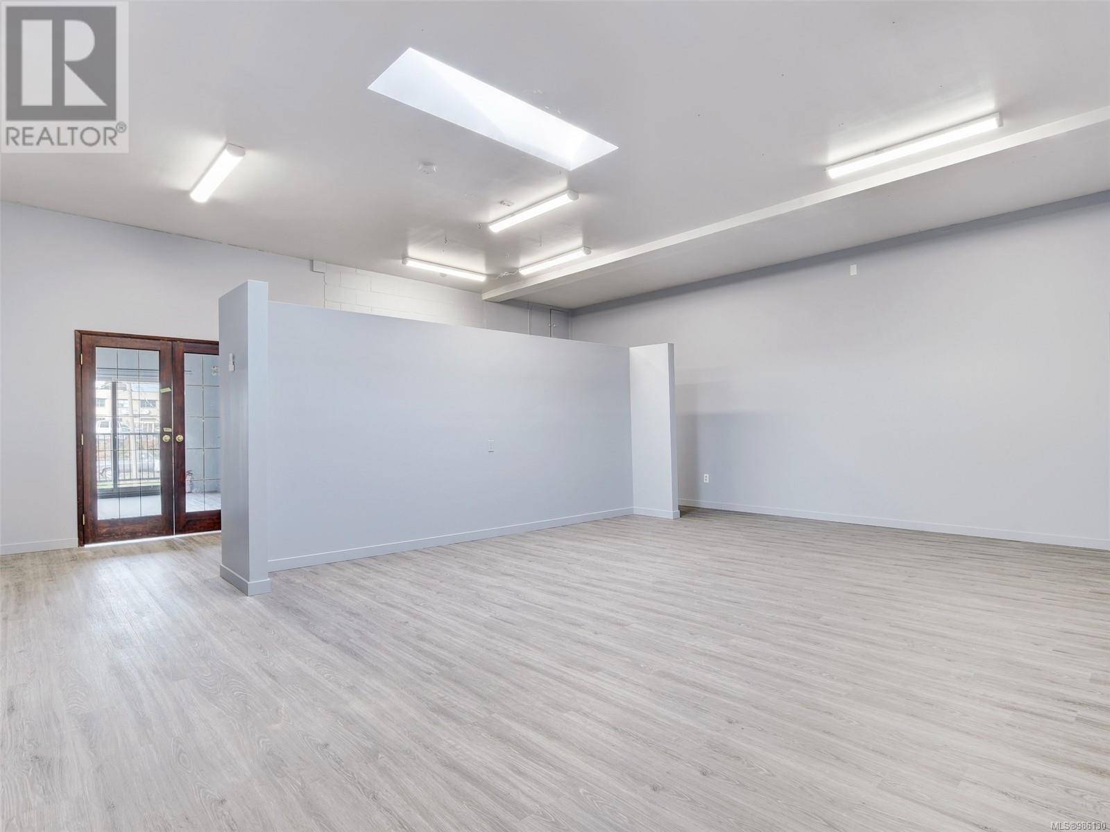 Victoria, BC V8Z3P4,3273 Tennyson AVE #B