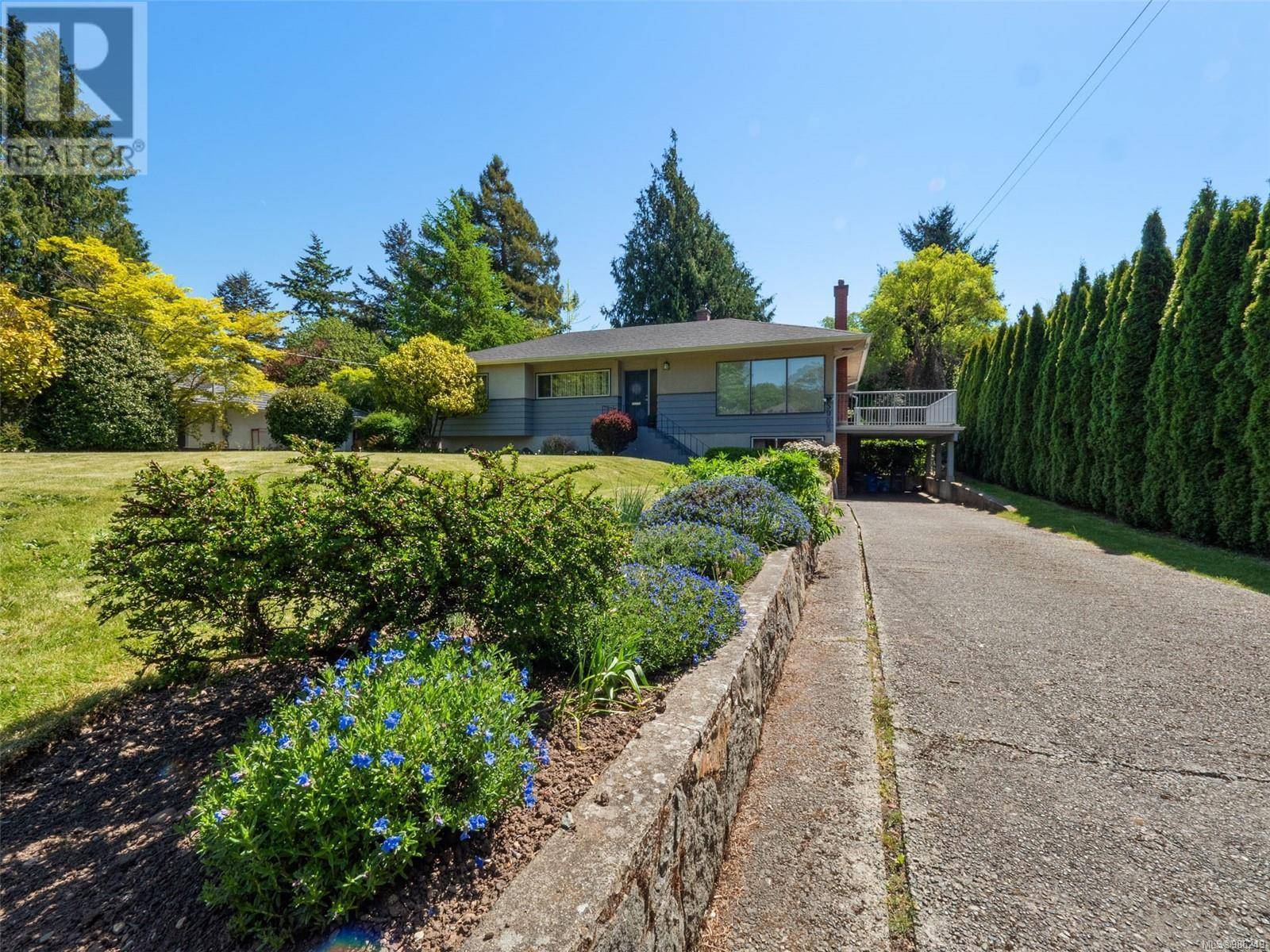 Saanich, BC V8N4C3,3905 Rowley Rd