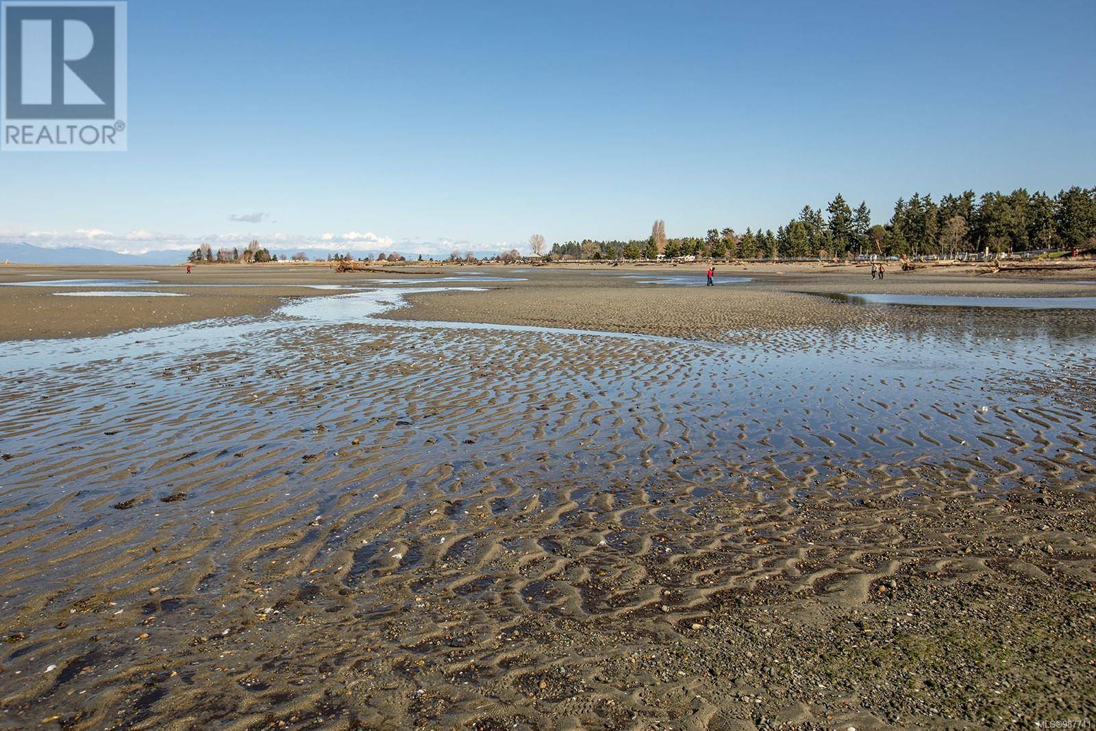 Parksville, BC V9P1E1,391 Bay Ave