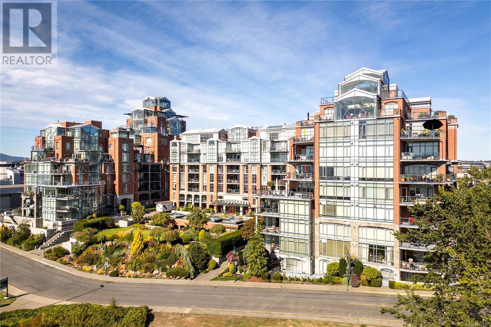 Victoria, BC V8V4Z7,21 Dallas RD #515