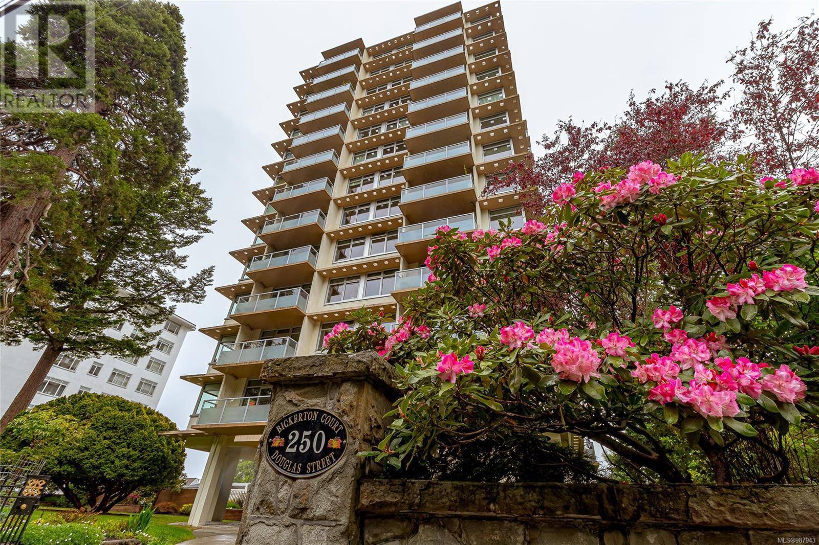 Victoria, BC V8V2P4,250 Douglas ST #1201