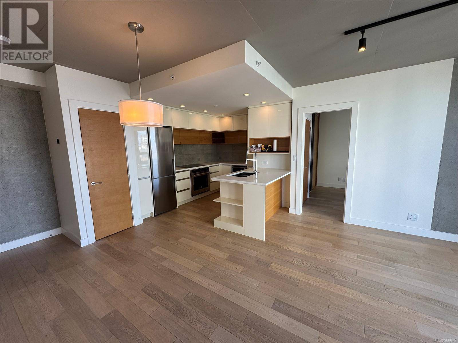 Victoria, BC V8V0E3,989 Johnson ST #805