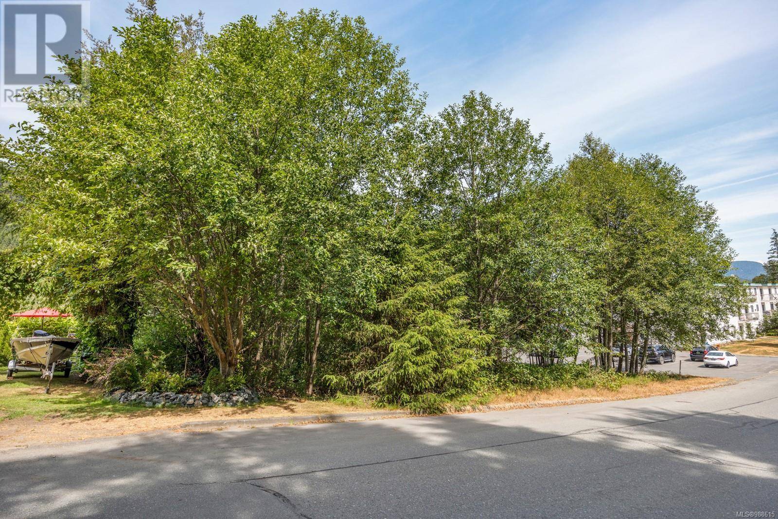 Sayward, BC V0P1R0,581 MacMillan Dr