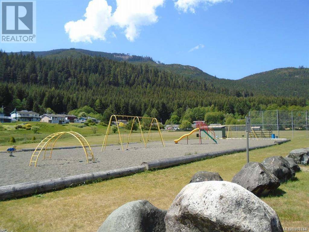Sayward, BC V0P1R0,611 Macmillan DR #205
