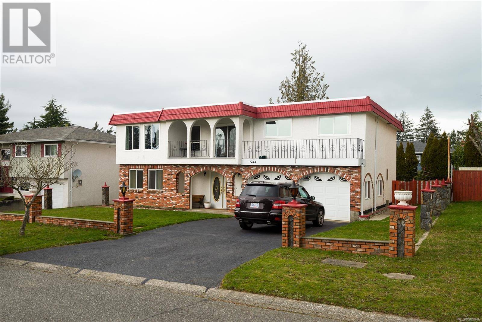 Saanich, BC V8N4W8,1744 Triest Cres