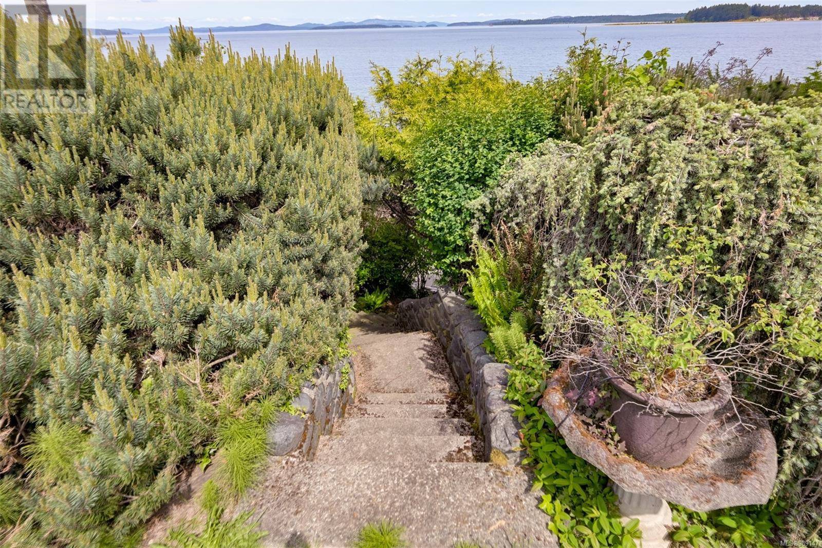 Central Saanich, BC V8M1T9,8441 Lochside Dr