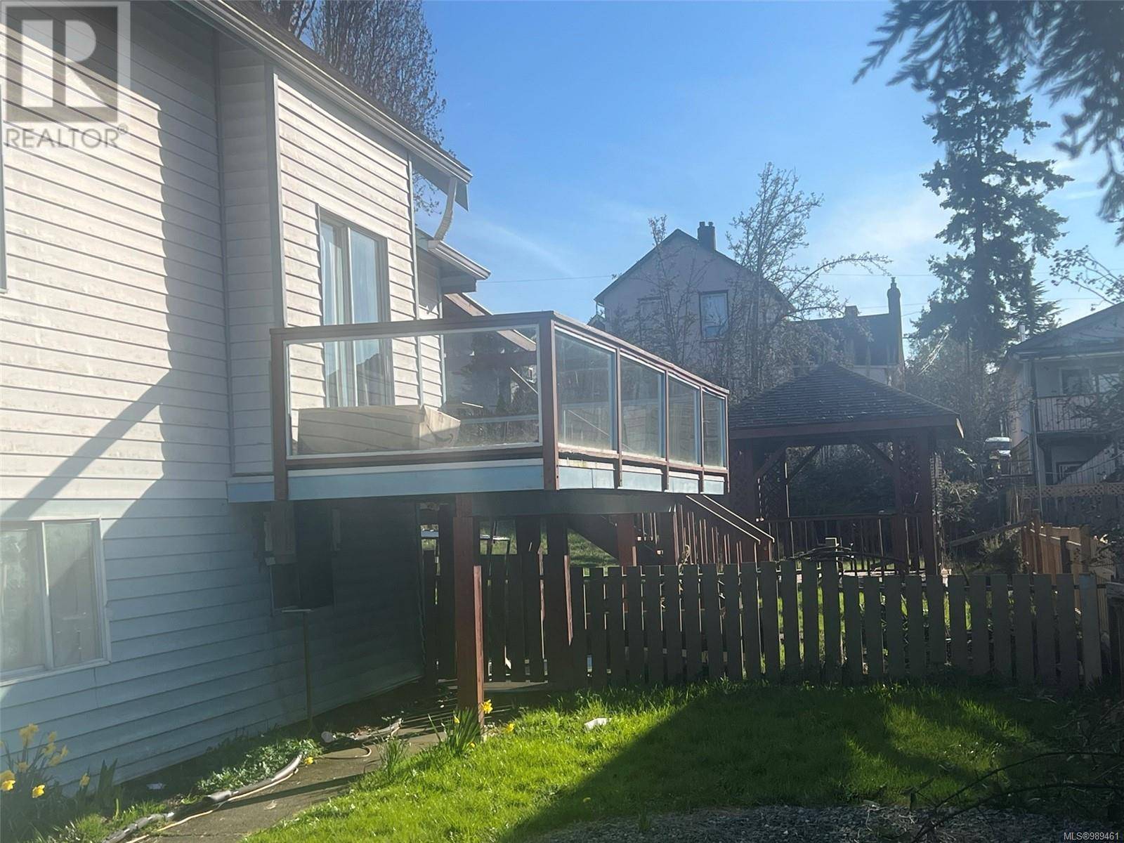 Saanich, BC V9A2B6,363 Ker Ave