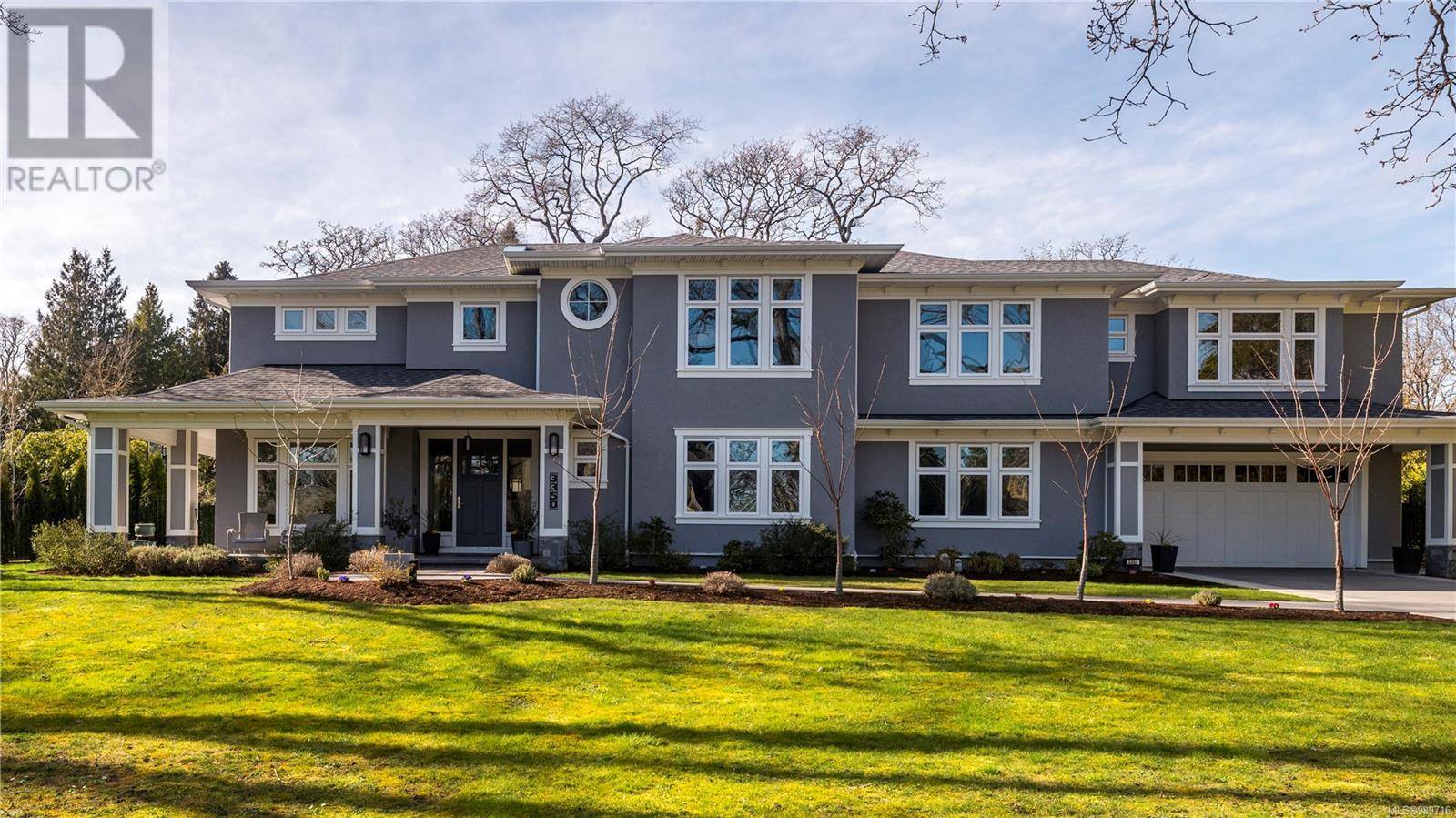 Oak Bay, BC V8R6E3,3350 Weald Rd