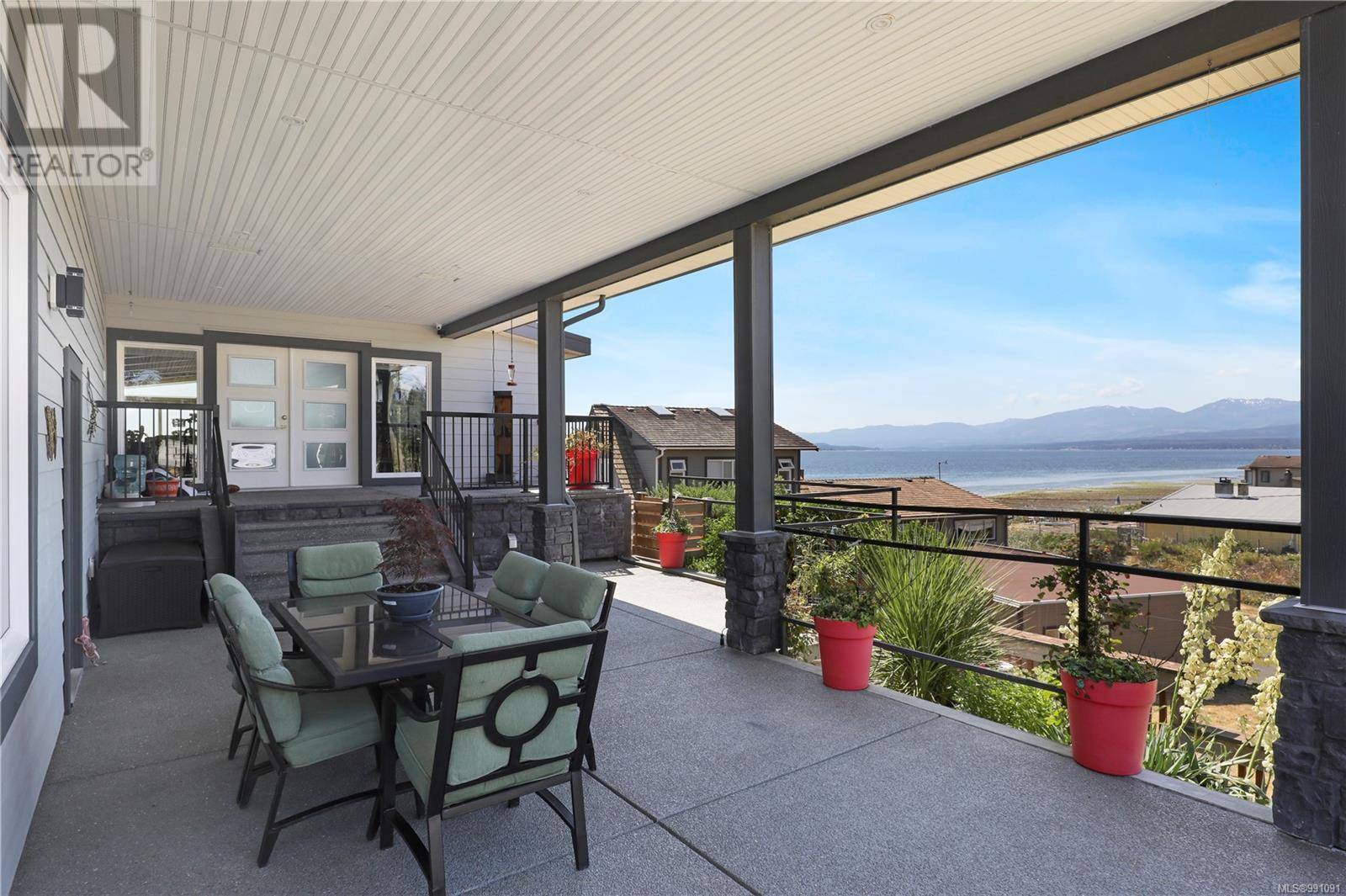 Comox, BC V9M3V7,574 Andrew Ave