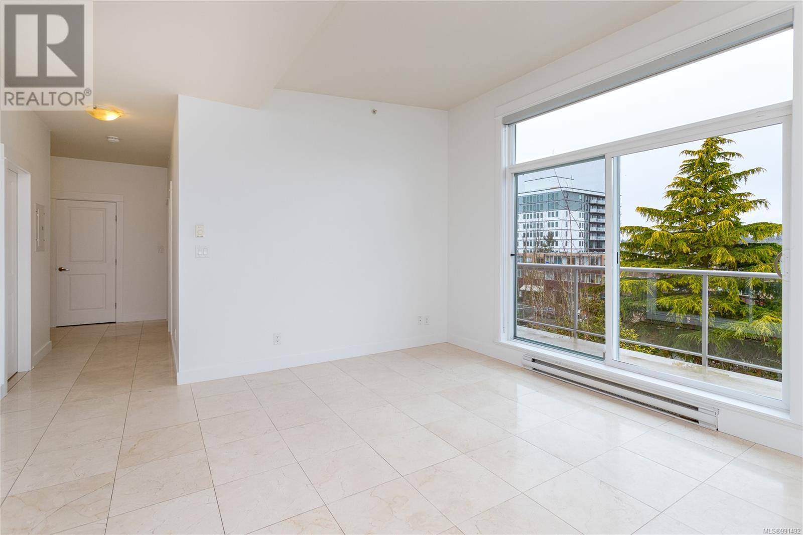 Esquimalt, BC V9A3P4,1315 Esquimalt RD #410