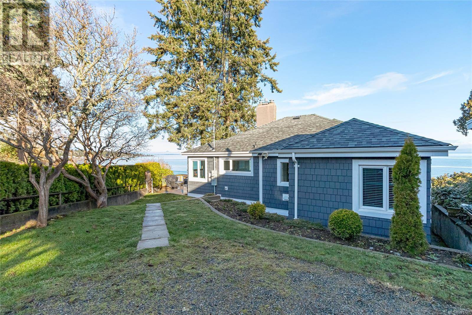 Qualicum Beach, BC V9K1J9,484 Bay St