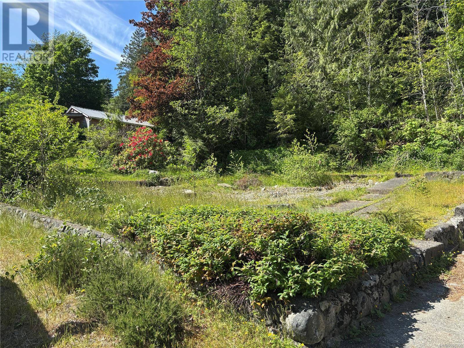 Tahsis, BC V0P1X0,854 Maquinna Dr S
