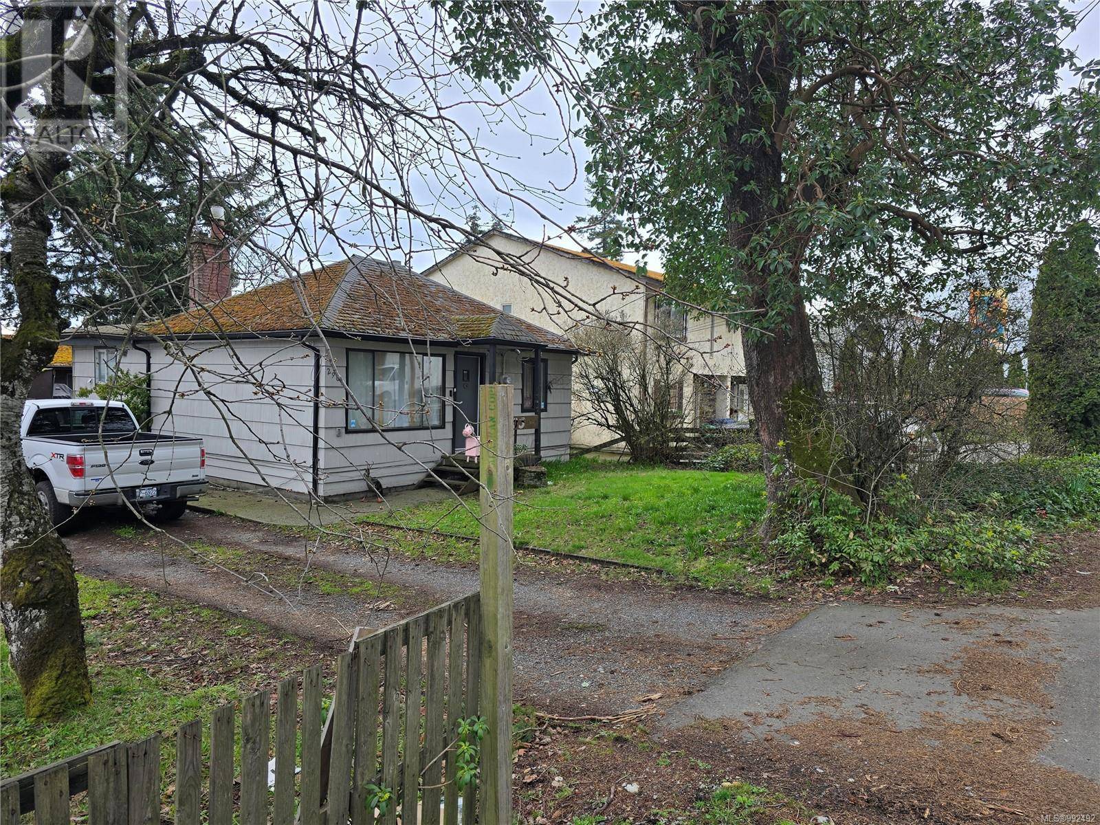 Langford, BC V9B4G6,2903 LEIGH Rd