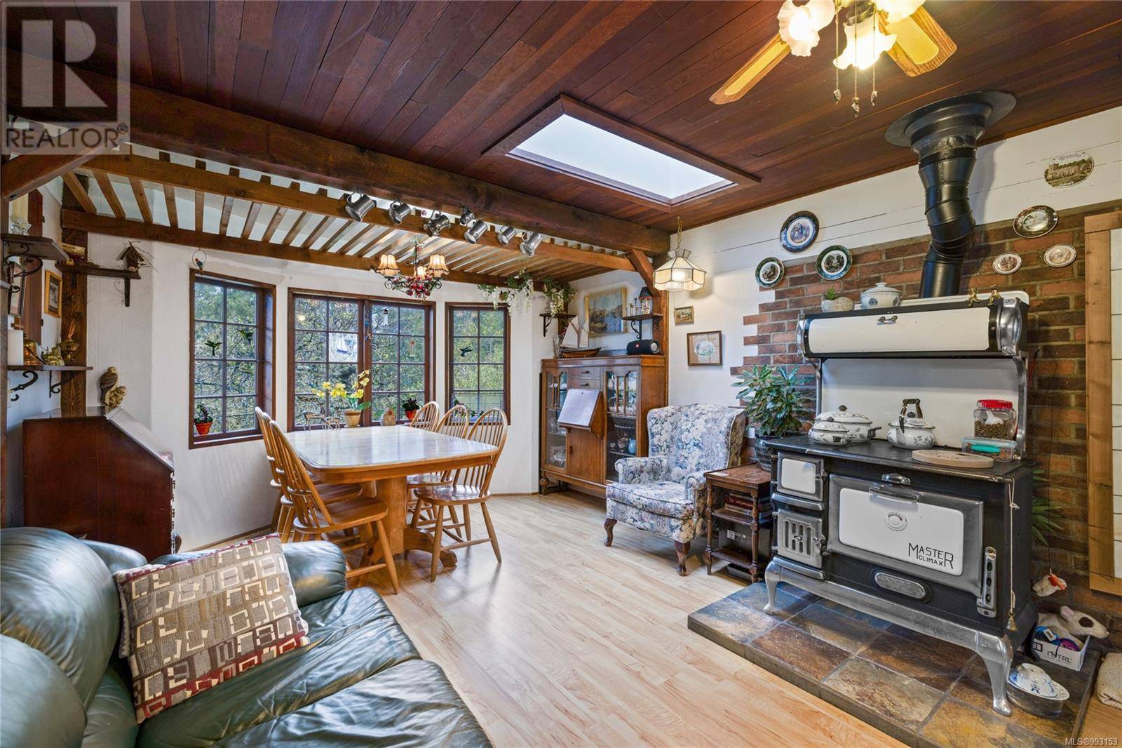 Qualicum Beach, BC V9K1L3,218 Sunningdale Rd E