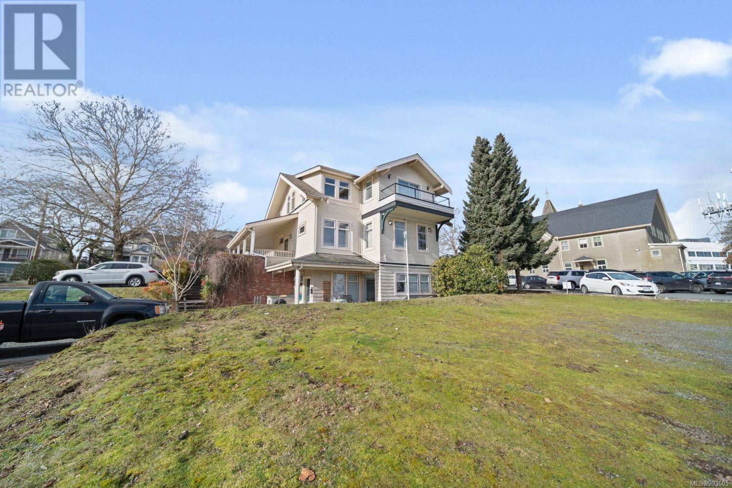 Nanaimo, BC V9R2T6,348 Wesley St