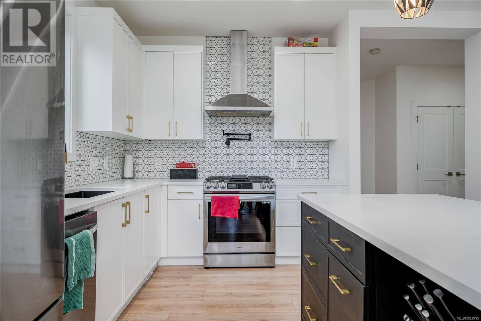 Langford, BC V9C0K5,3594 Delblush Lane