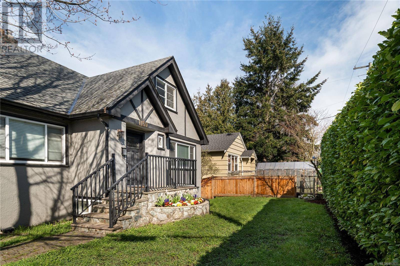 Victoria, BC V8T2V1,1130 Finlayson St