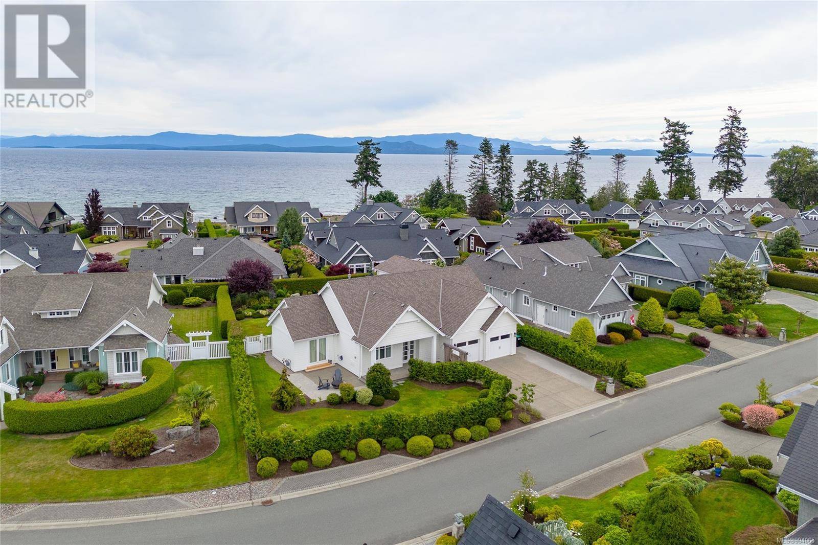 Qualicum Beach, BC V9K0A2,815 Bluffs Dr