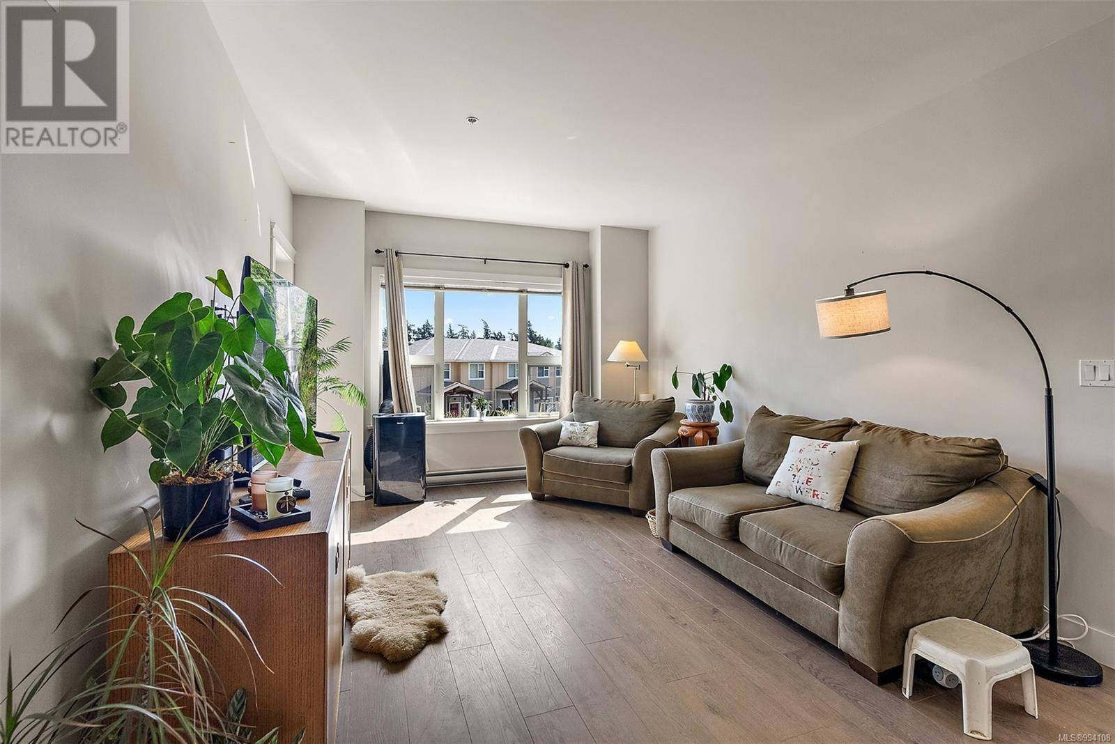 View Royal, BC V9B6L9,1900 Watkiss WAY #210