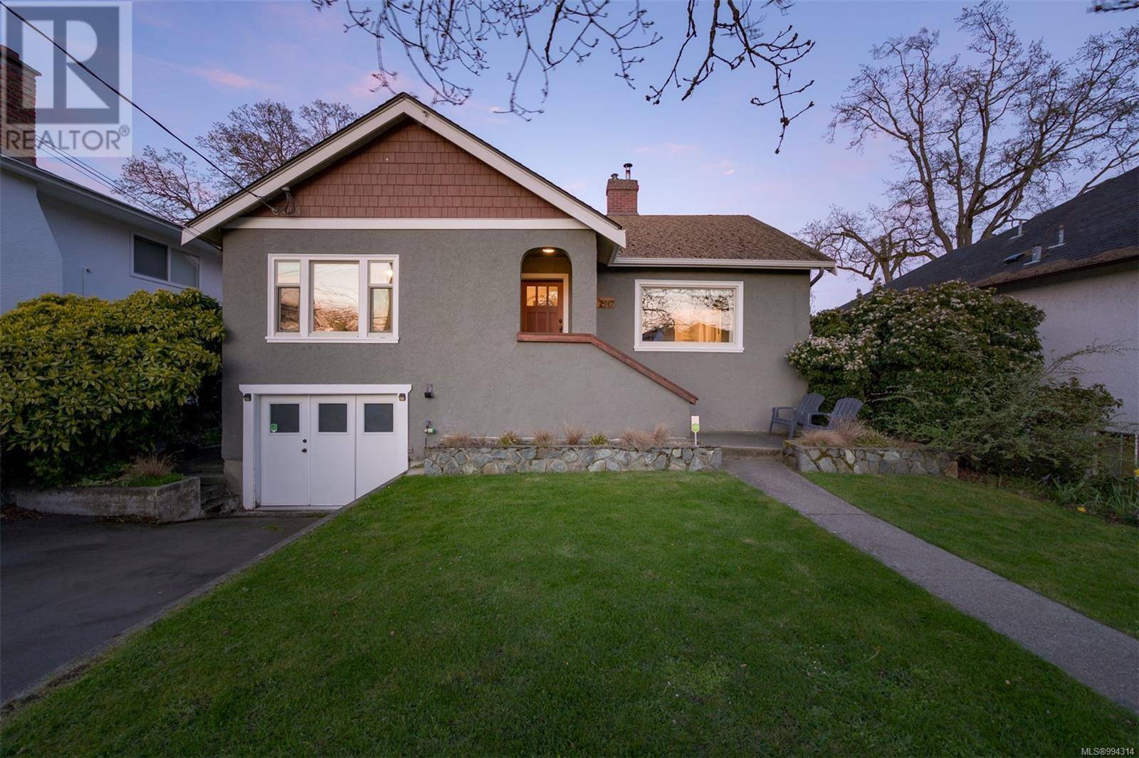 Oak Bay, BC V8R5C7,2917 Foul Bay Rd
