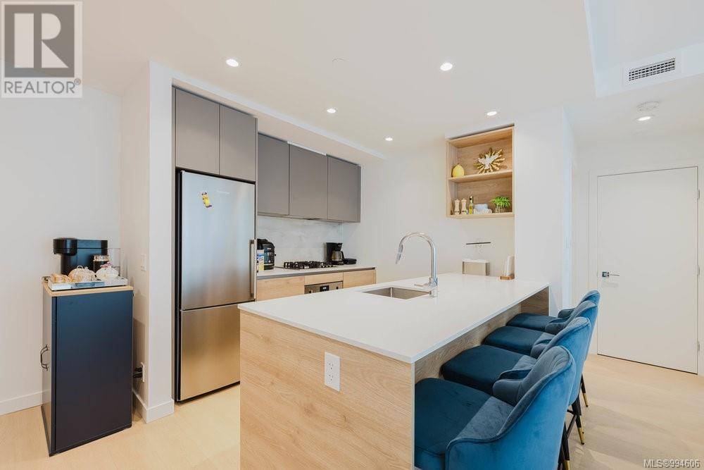 Victoria, BC V9A0B5,363 Tyee RD #401