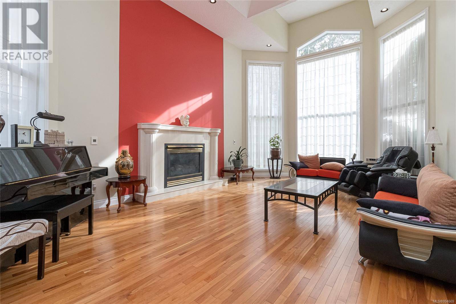 Saanich, BC V8X5G6,812 Dalewood Lane